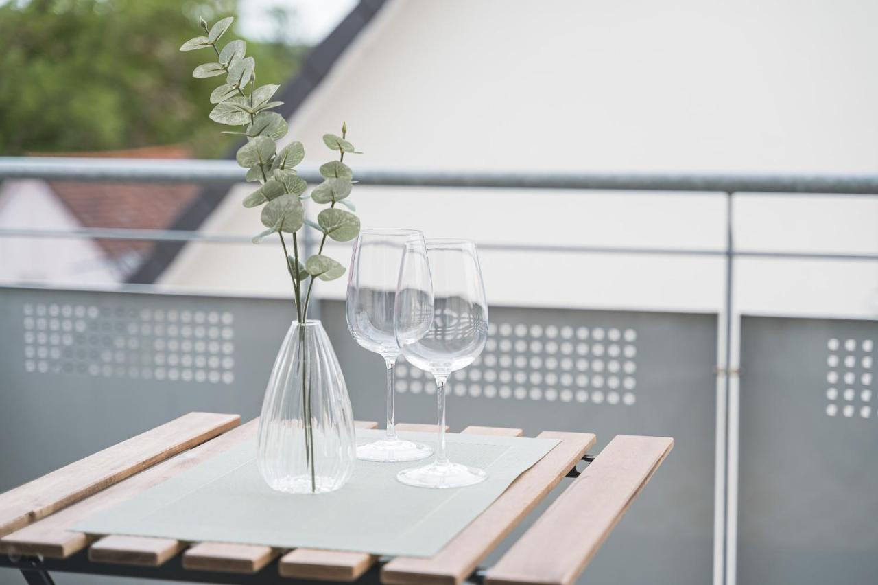 Design-Apartment - Kueche - Balkon - Tiefgarage Лайнфельден-Эхтердинген Экстерьер фото